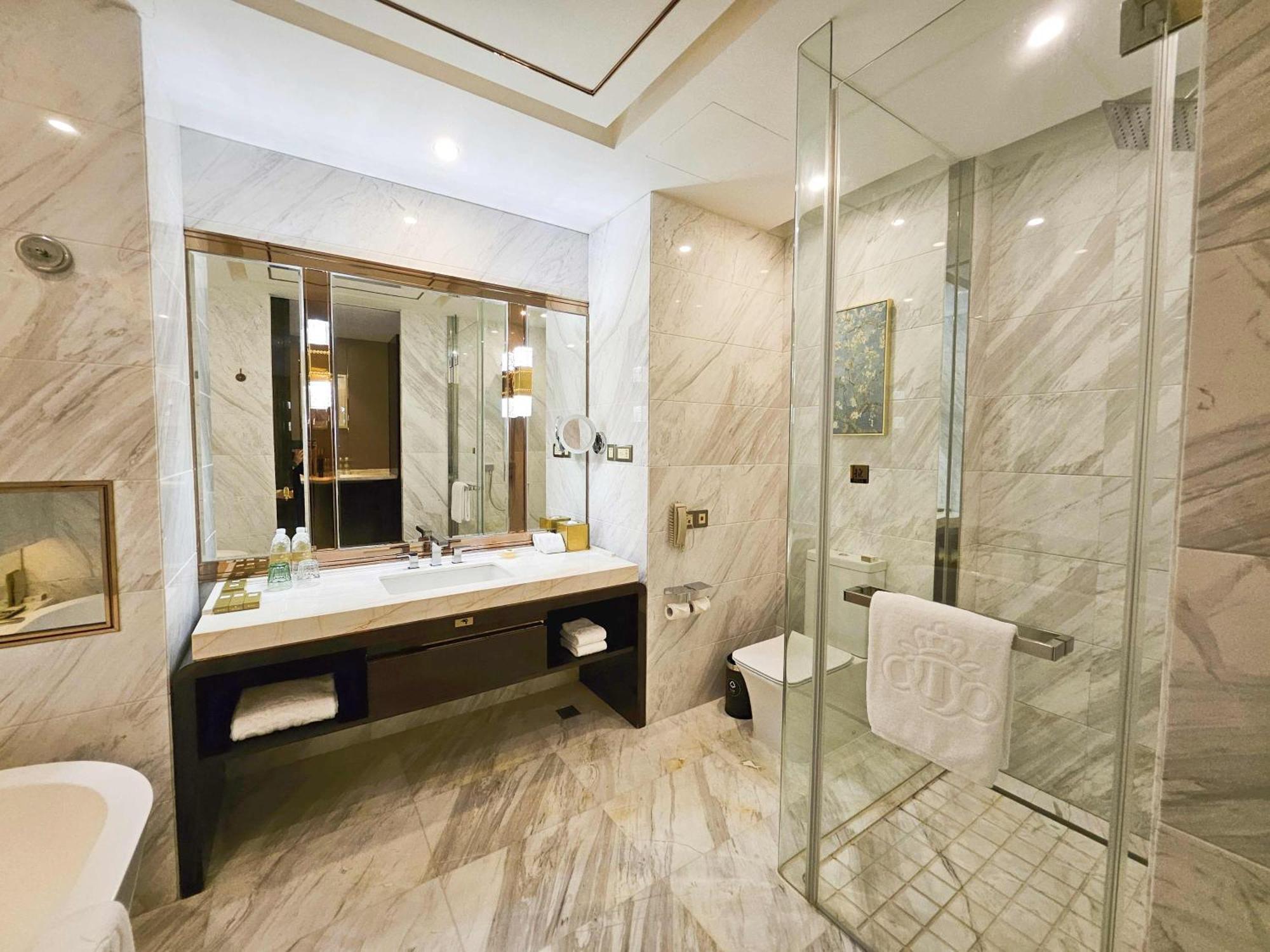 Royal Garden Hotel Shanghai-Free Shuttle To And From Disney & Pvg & Close Metro Line2 Easy To Sha New Expo Exteriér fotografie